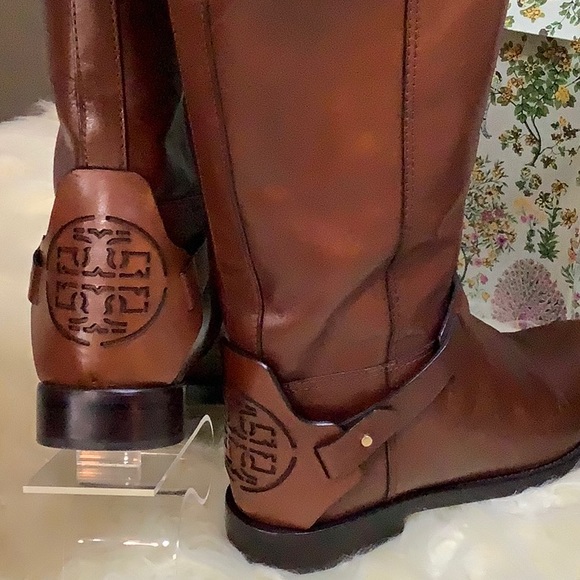 Tory Burch Stunning Leather Boots - Picture 5 of 16